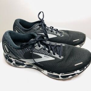 Brooks ghost 14 running shoes SZ 11.5. R2
